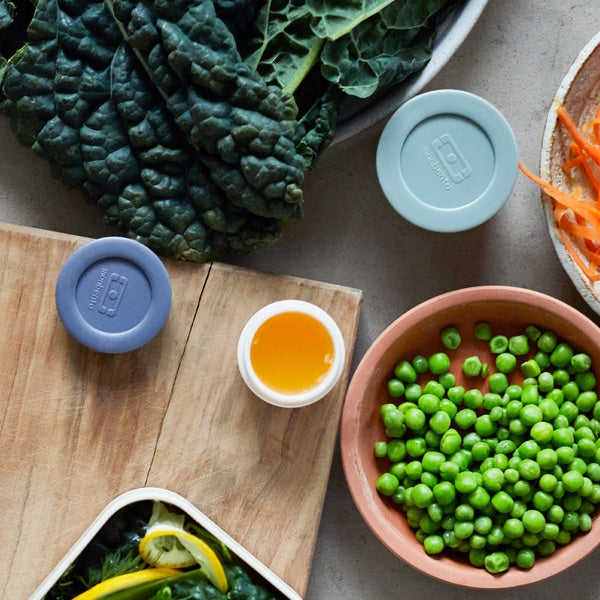 Monbento Temple S Green/ Blue– zestaw 2 pojemników po 10 ml. Idealne na sosy i dipy, szczelne, kompaktowe, bez BPA, do mikrofalówki i zmywarki