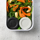 Monbento Temple S Onyx / Coton – zestaw 2 pojemników po 10 ml. Idealne na sosy i dipy, szczelne, kompaktowe, bez BPA, do mikrofalówki i zmywarki