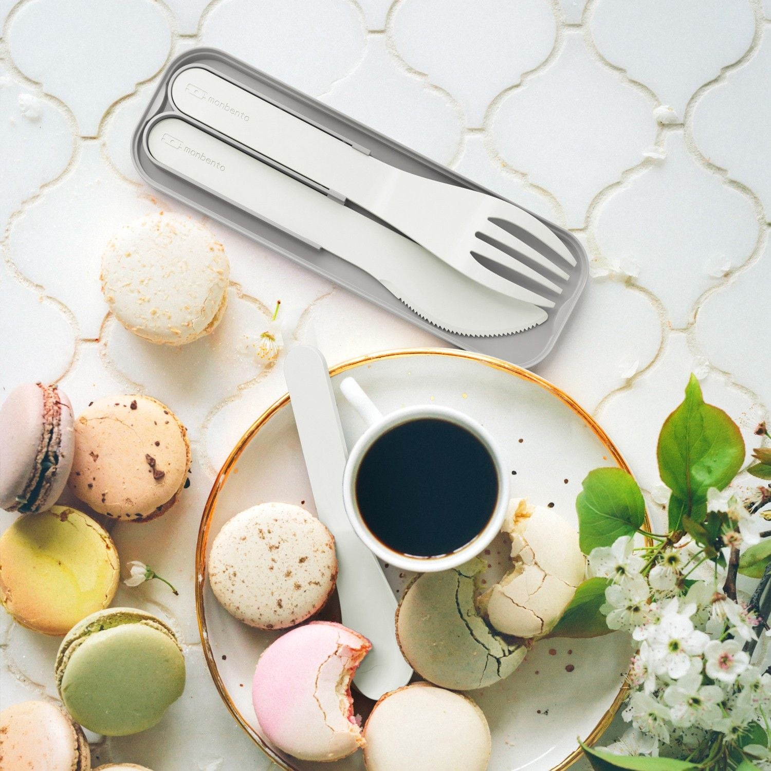 Monbento Pocket Color Natural – zestaw 3w1 sztućców z etui, lekki, wielorazowy, bez BPA, idealny w podróży, kolor: biały