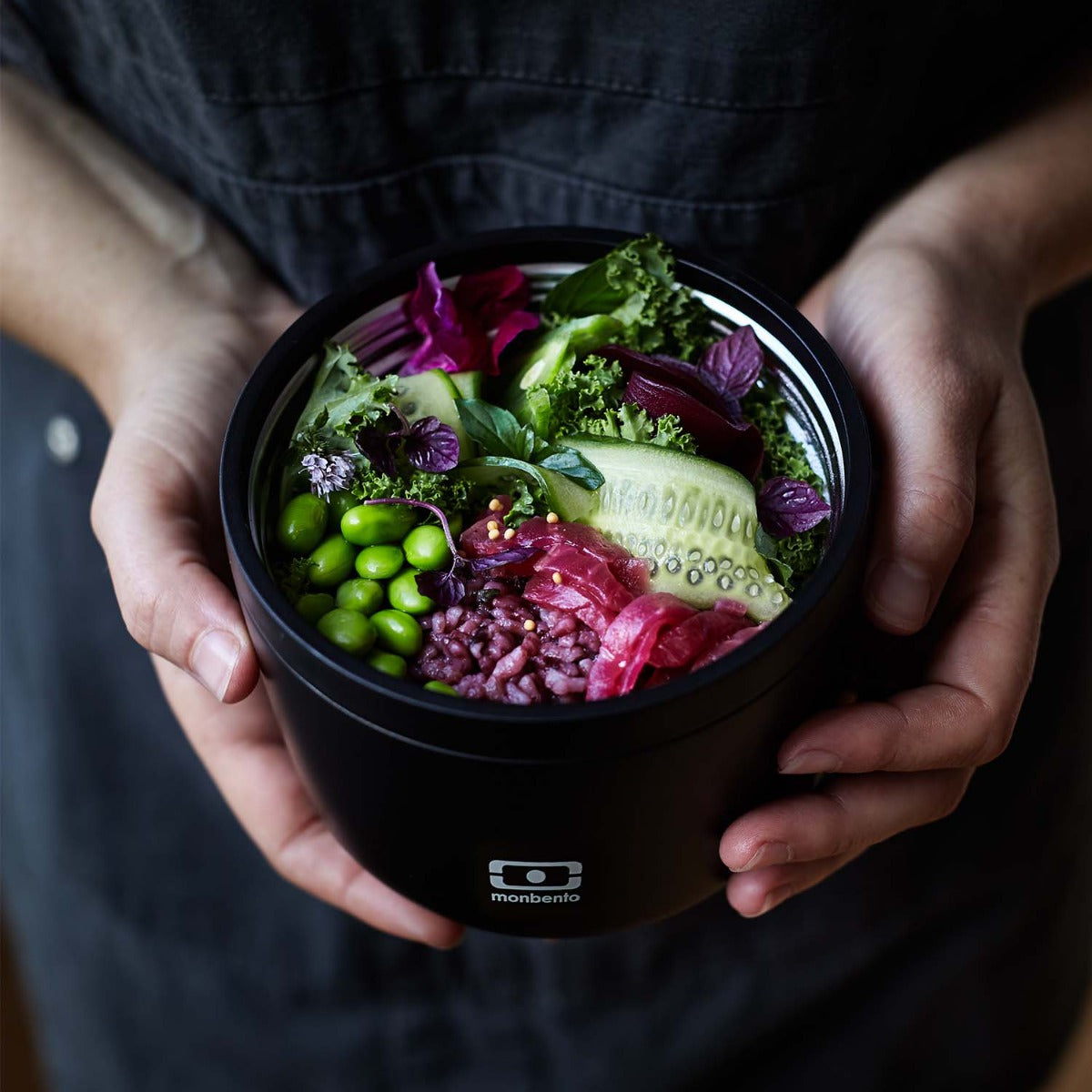 Monbento Element Onyx – termos obiadowy 550 ml. Utrzymuje ciepło do 10 h, 100% szczelny, stal nierdzewna 316. Idealny na zupy i obiady w podróży, kolor: czarny