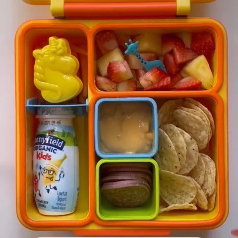 Omiebox nachosy z sosem serowym
