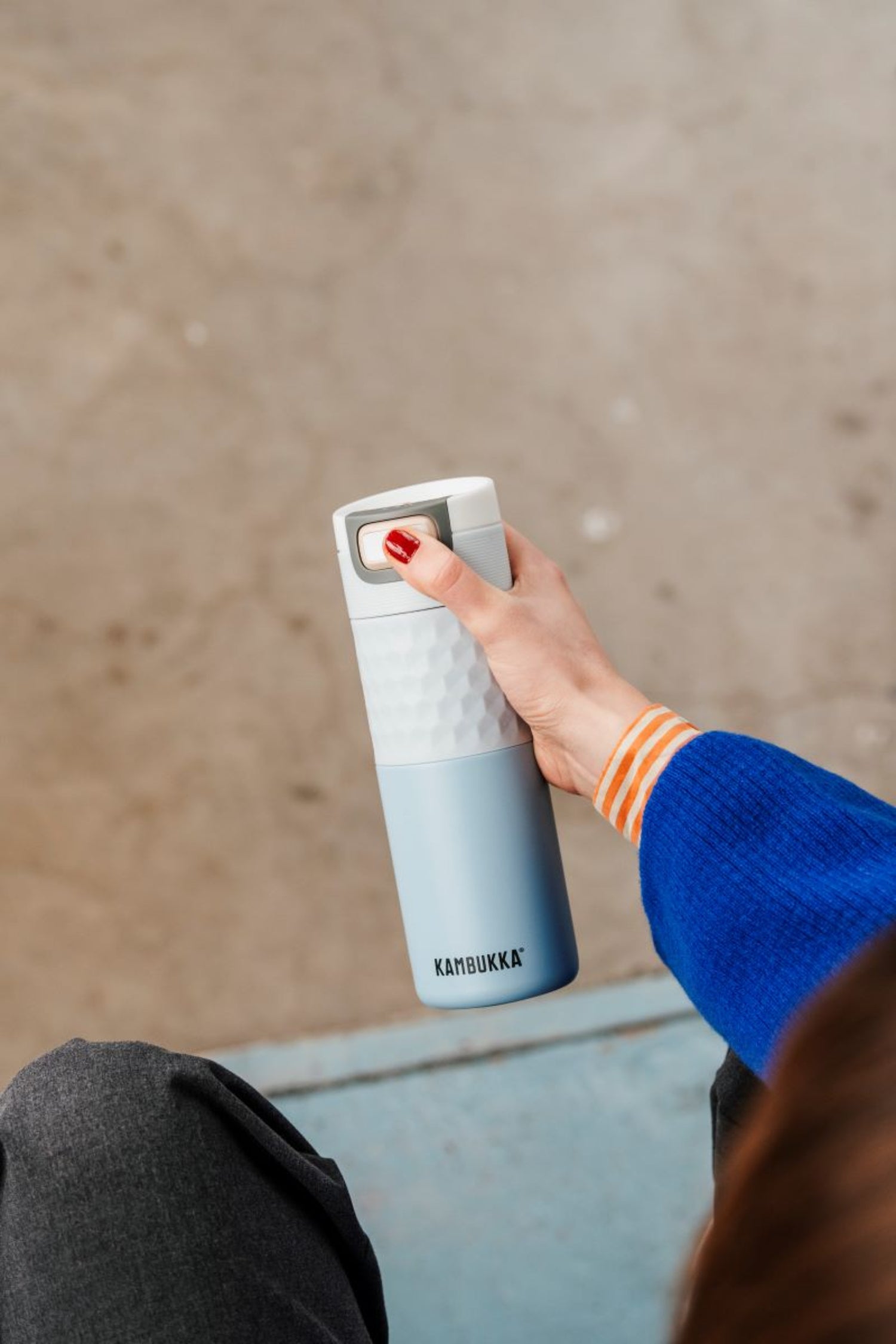 Kambukka Etna Breezy Blue 500 ml – stalowy kubek termiczny, nakrętka 3w1, szczelny i stylowy, utrzymuje ciepło do 9h