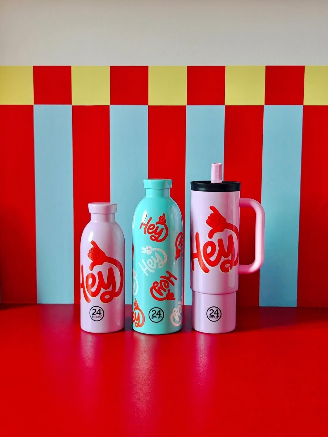 Kubek termiczny 24Bottles Straw Cup 800 ml Hey! PInk– trzyma ciepło do 12h, zimno do 24h. Szczelny, wygodny ze słomką, idealny w podróży i na co dzień