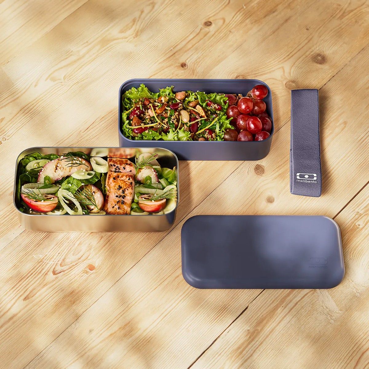 Metalowy pojemnik bento Monbento Original Sense w niebieskim kolorze 