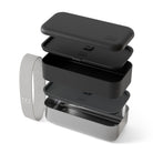 Metalowy bento box Monbento Onyx, czarny szczelny pojemnik na lunch idealny do biura i pracy