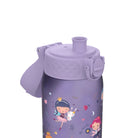 Bidon dla dzieci Ion8 Pod Fairies 350 ml z wróżkami – szczelny, lekki i otwierany na klik.
