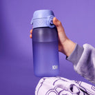Bidon dla dzieci Ion8 Pod Playful Periwinkle 350 ml – szczelny, lekki i otwierany na klik