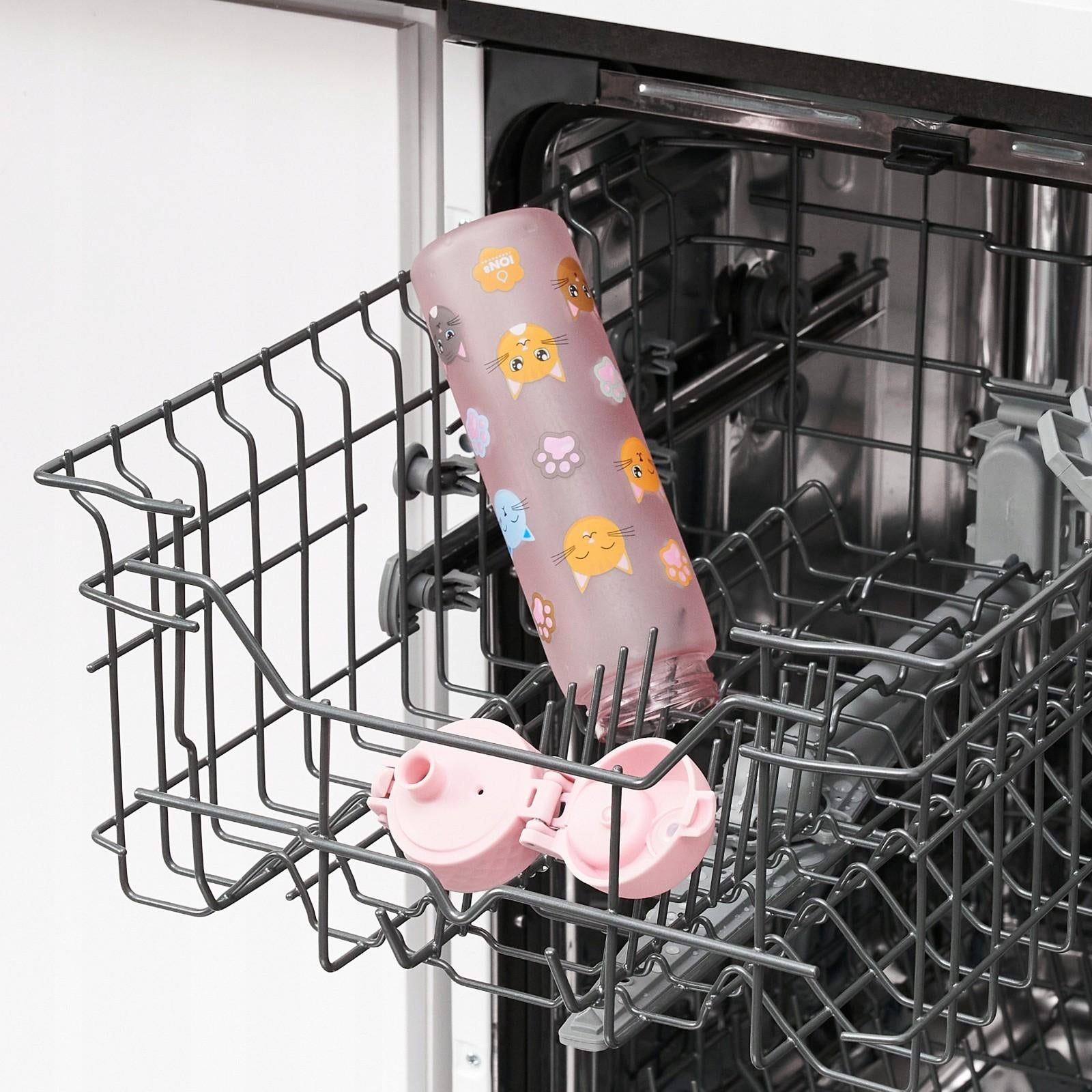 Bidon dla dzieci 500 ml Ion8 Cats – lekki, nietoksyczny,  z ustnikiem i klapką, idealny do plecaka i samochodu