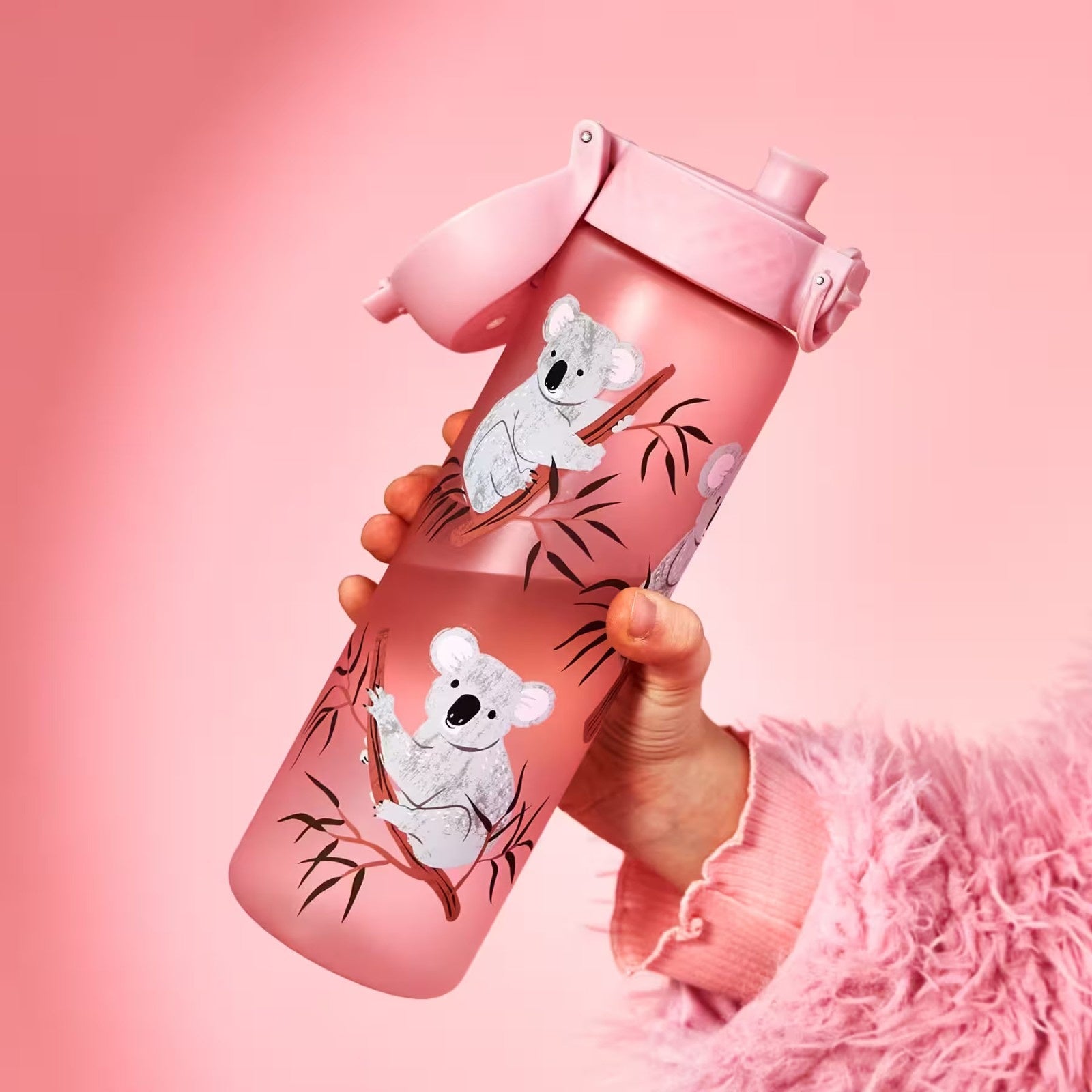 Bidon dla dzieci 500 ml Ion8 Koala  – lekki, nietoksyczny,  z ustnikiem i klapką, idealny do plecaka i samochodu