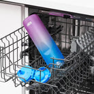 Bidon z miarką motywacyjną Ion8 Motivator 1L Blue/PInk Gradient– z miarką, otwierany jednym kliknięciem, szczelny i bez BPA.