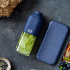 Monbento Positive M – ultralekka butelka 500 ml z tritanu. Trwała, kompaktowa, bez BPA, idealna do torby czy plecaka, wzór: infinity