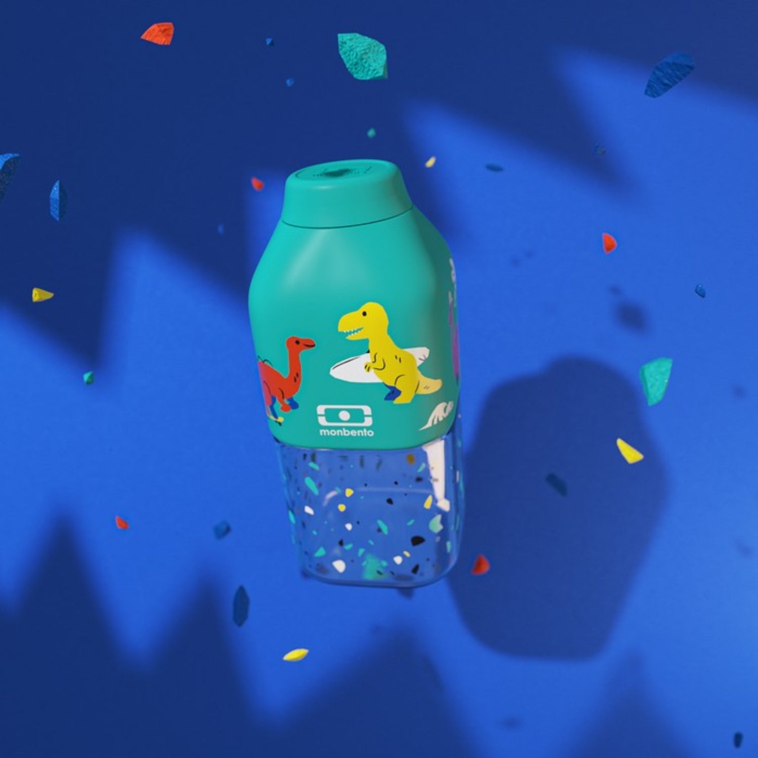 Monbento Positive S Blue Dino – ultralekka butelka 350 ml z tritanu. Trwała, kompaktowa, bez BPA, idealna do torby czy plecaka, wzór: dinozaury