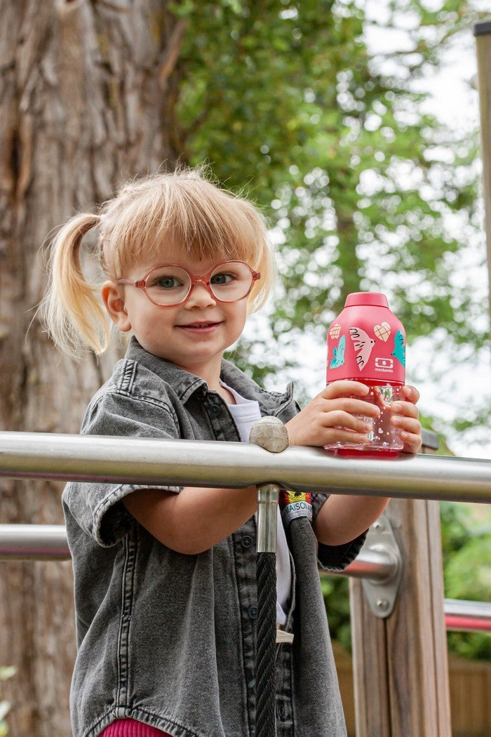 Monbento Positive S Pink Birds – ultralekka butelka 350 ml z tritanu. Trwała, kompaktowa, bez BPA, idealna do torby czy plecaka, wzór: ptaszki
