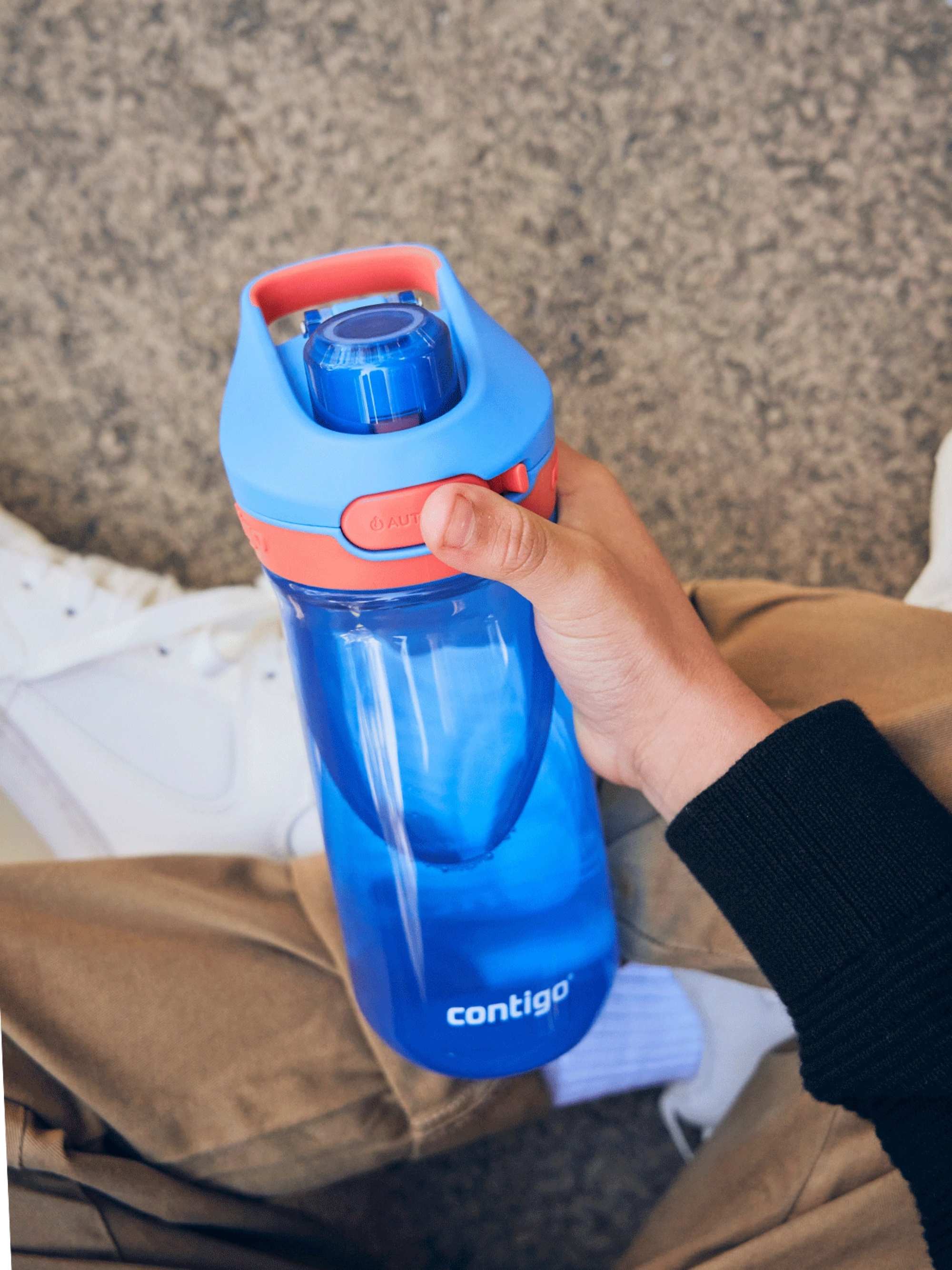 Contigo Jessie Blue Poppy – bezpieczna butelka dla dziecka, szczelna i prosta w użyciu jedną ręką, kolor: niebieski