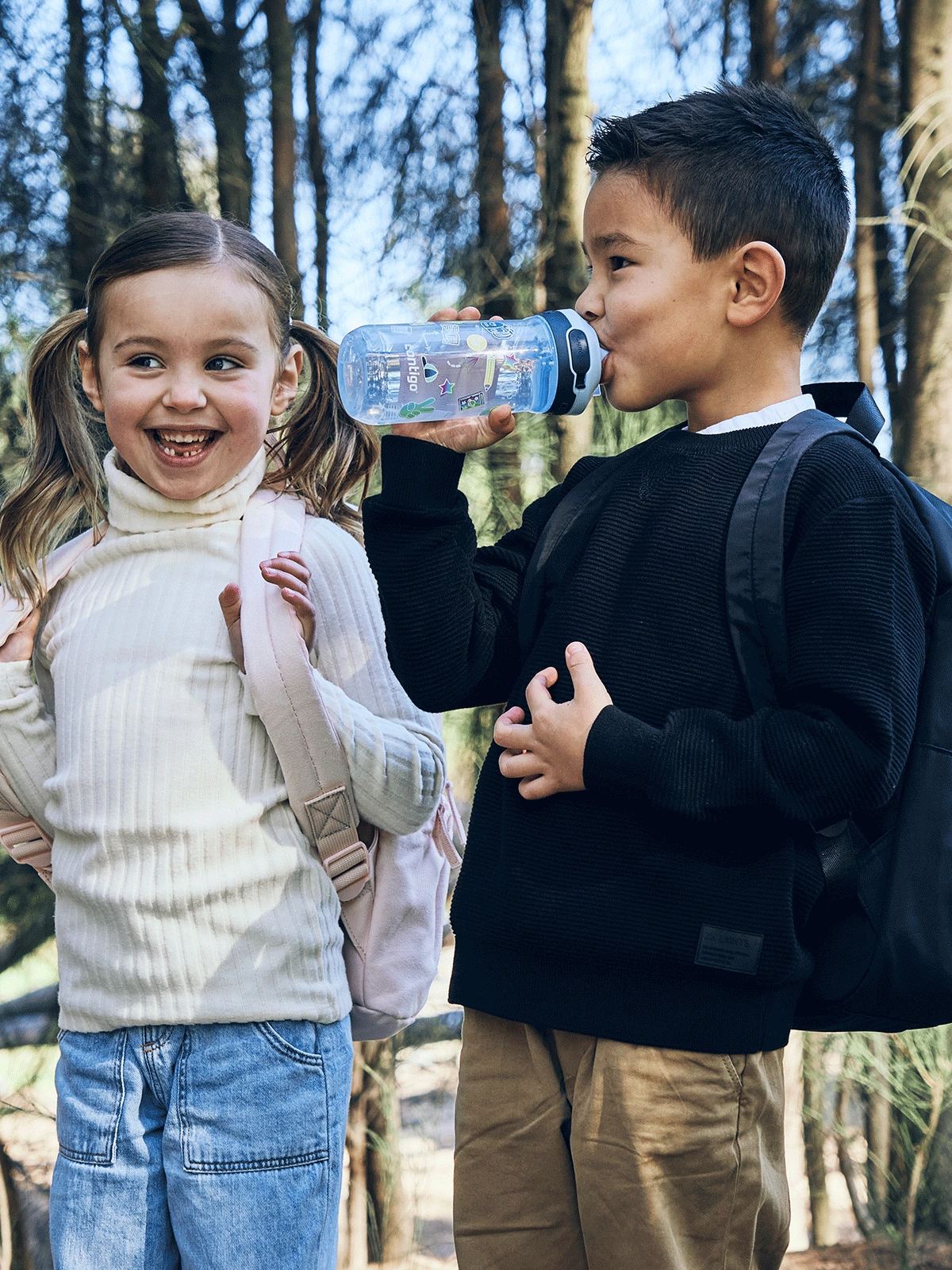 Contigo Jessie Periw School – bezpieczna butelka dla dziecka, szczelna i prosta w użyciu jedną ręką, kolor: niebieski