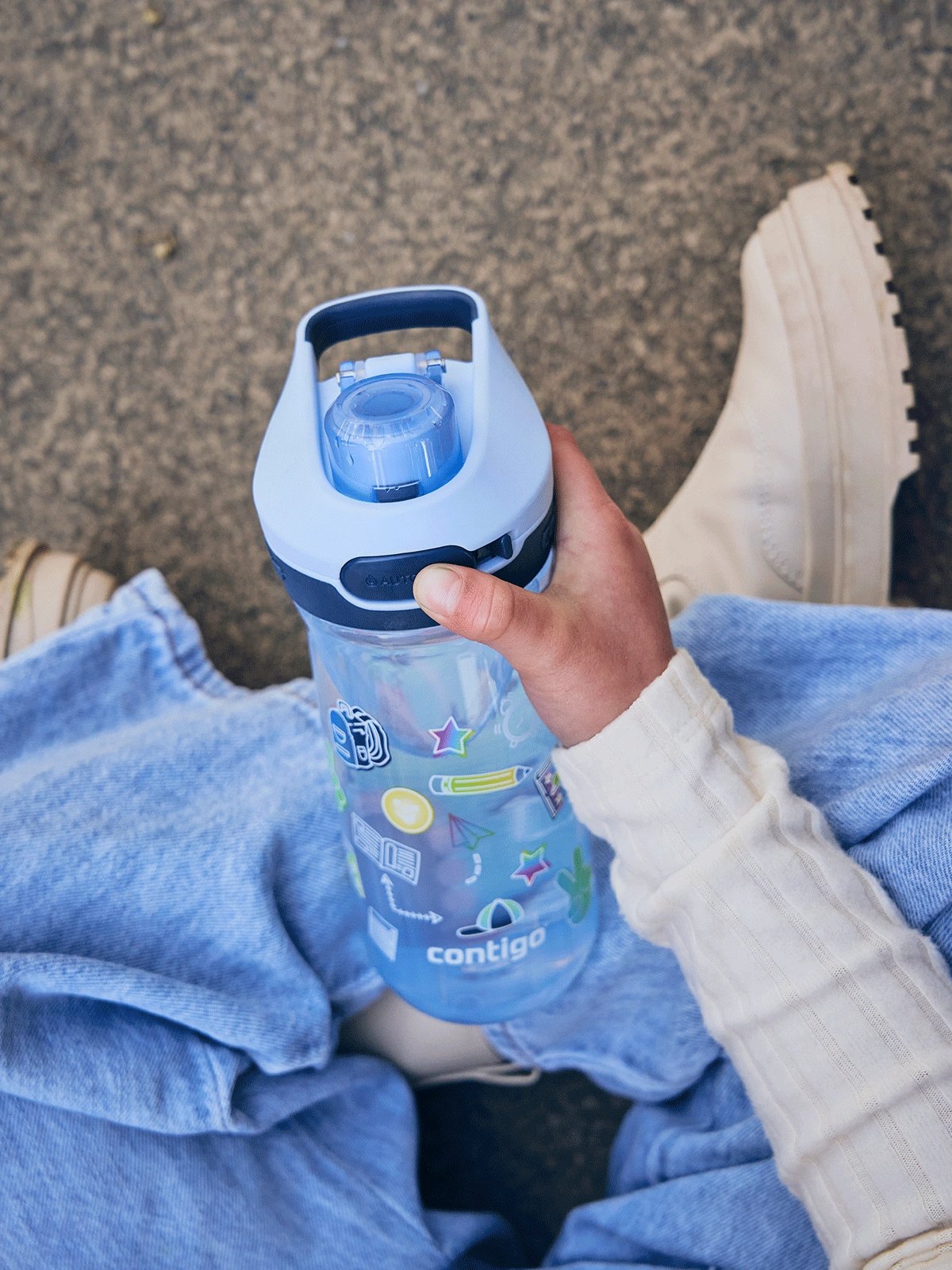 Contigo Jessie Periw School – bezpieczna butelka dla dziecka, szczelna i prosta w użyciu jedną ręką, kolor: niebieski