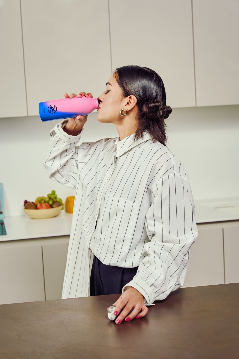 Butelka na wode 24bottles REactive 500 ml – lekka, zmienia kolor pod wpływem zimna, 100% szczelna, kolor: różowa/niebieska