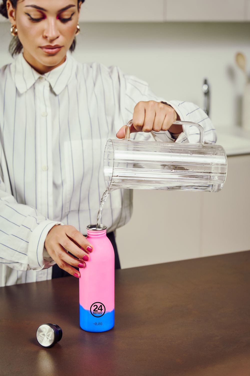 Butelka na wode 24bottles REactive 500 ml – lekka, zmienia kolor pod wpływem zimna, 100% szczelna, kolor: różowa/niebieska