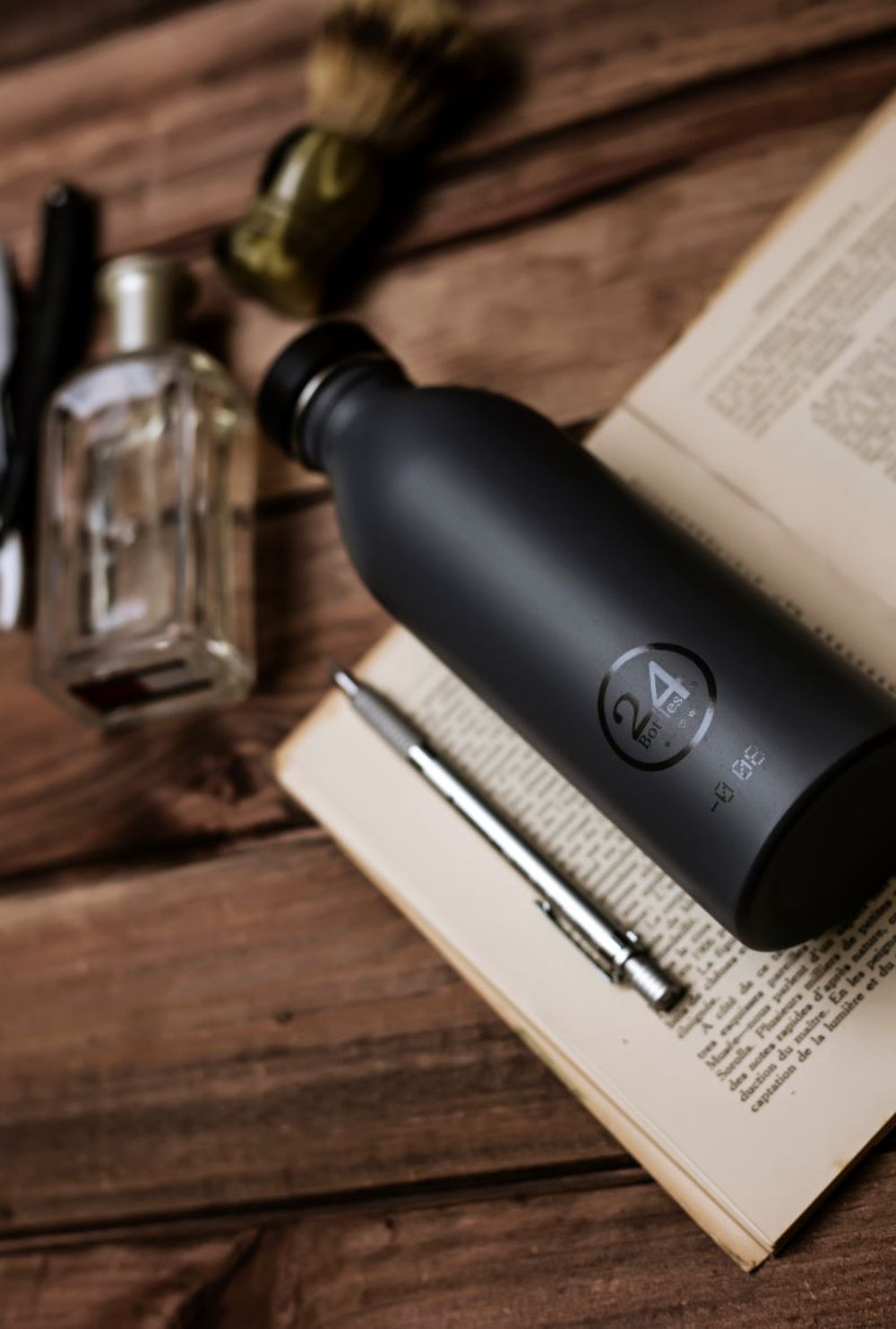 Urban Bottle Stone Tuxedo Black 500 ml – lekka, szczelna butelka ze stali nierdzewnej, idealna na co dzień.