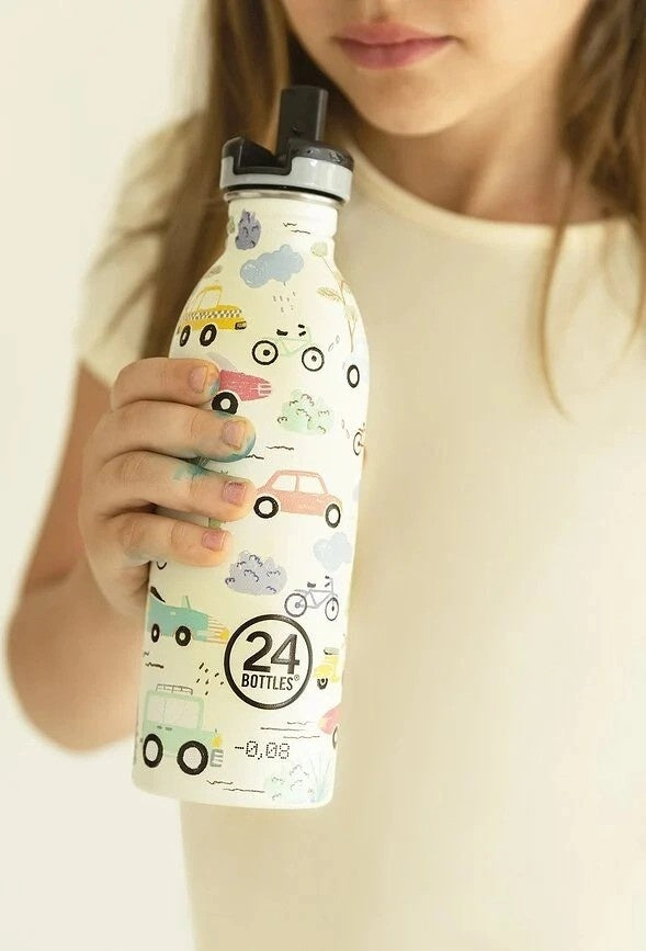Butelka na wodę dla dzieci 24Bottles Adventure Friends – bezpieczna, lekka i szczelna butelka wielorazowa z matowym wykończeniem, wzór: pojazdy