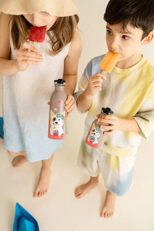 Butelka na wodę dla dzieci 24Bottles Lucky Dog – bezpieczna, lekka i szczelna butelka wielorazowa z matowym wykończeniem, wzór: pies