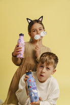 Dziecięca butelka ze stali 24Bottles Meow Friends ze składanym ustnikiem