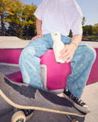 Asobu Bestie Bottle – biała butelka termiczna 460 ml dla dzieci, uroczy wzór niedźwiedzia, słomka, stal nierdzewna, izolacja termiczna.