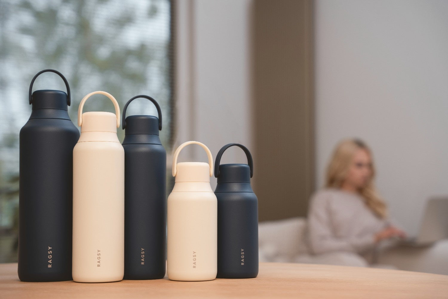 Stylowa butelka wielorazowa Ragsy Moshi z izolacją próżniową o pojemności 600 ml