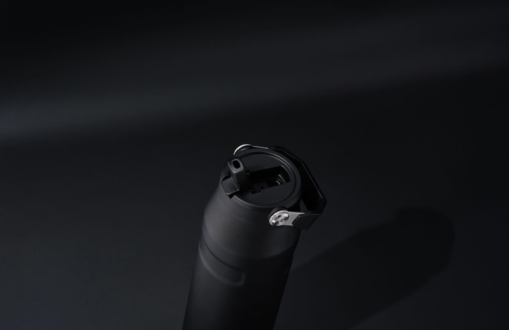 Stanley IceFlow™ Black – butelka na wodę ze stali nierdzewnej 18/8