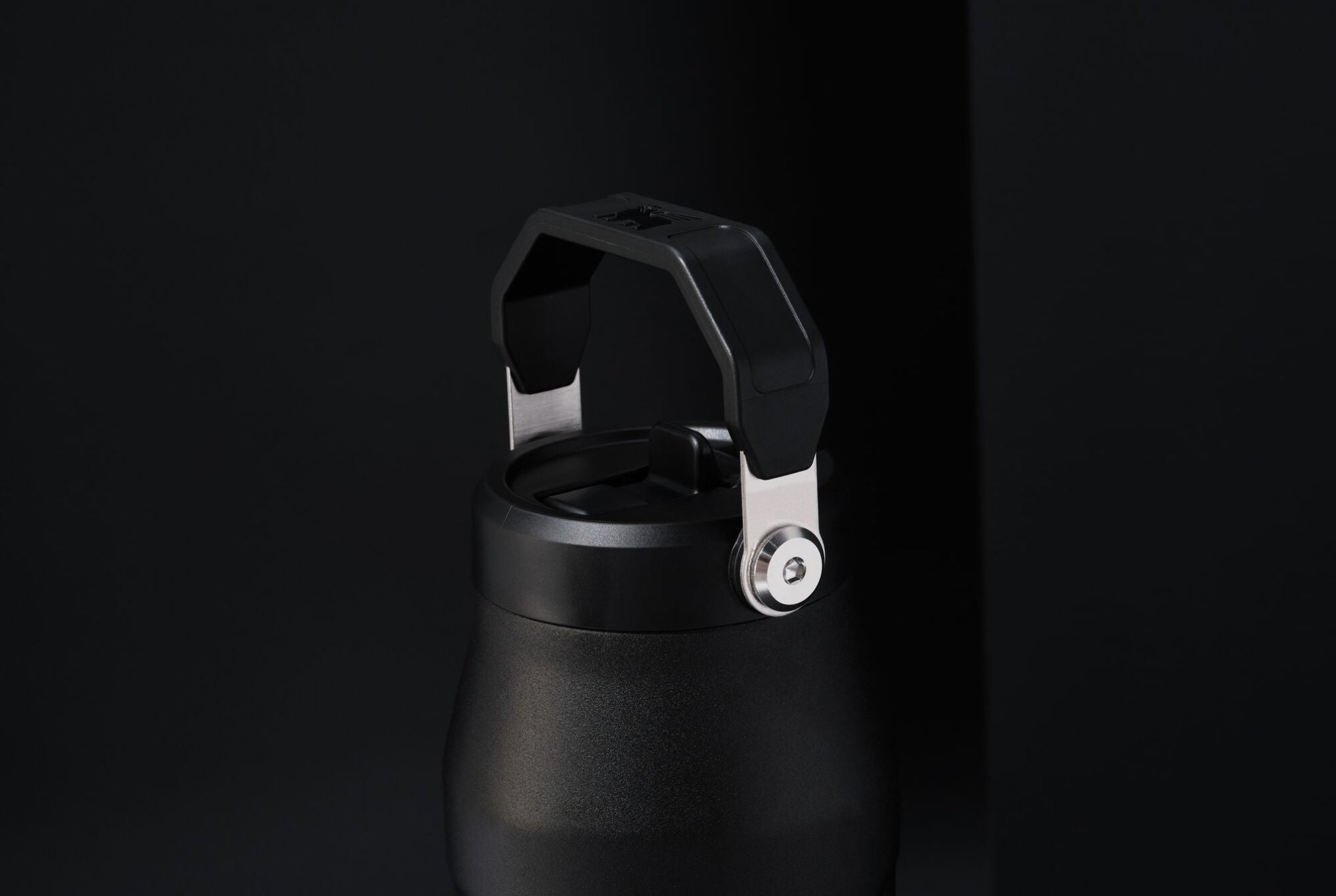 Butelka Stanley 1 l Black – izolacja termiczna utrzymująca temperaturę zimnych napojów