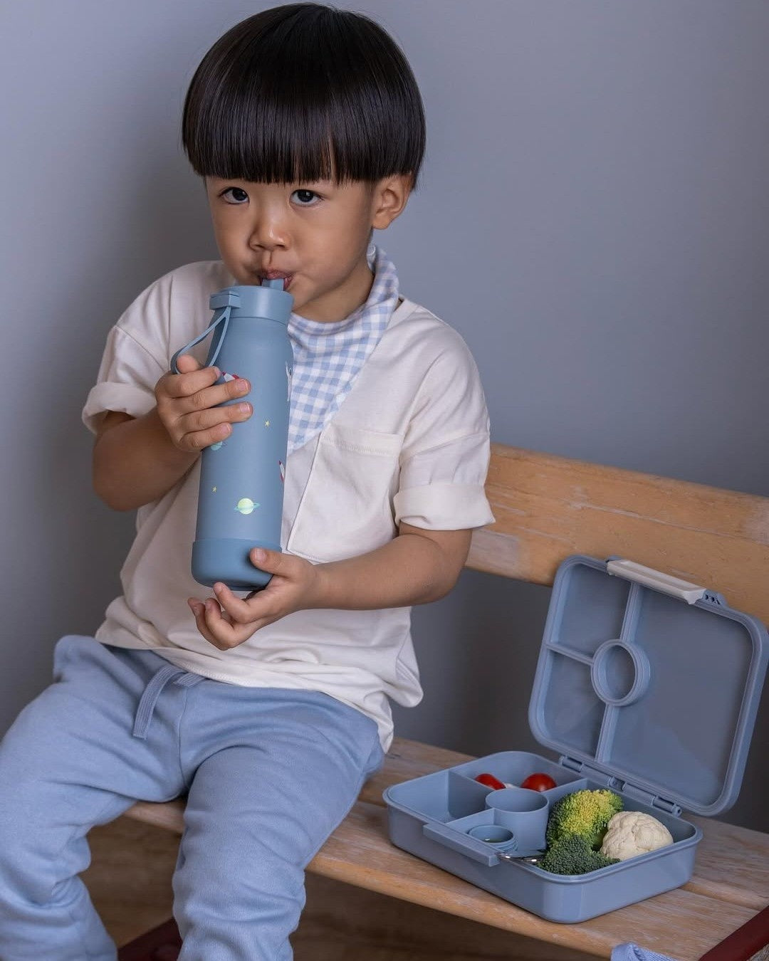 Citron butelka Spaceship Dusty Blue 500 ml dziecięca, termiczna, niebieska, stal nierdzewna, szczelna, z elastyczną słomką, wzór: kosmos