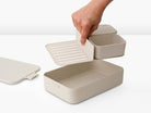 Lunchbox Brabantia Make & Take Soft Beige 2 L z przegródkami i dodatkowymi pojemnikami, szczelny, nadaje się do mikrofalówki, zamrażarki i zmywarki, ekologiczny, kolor: beżowy