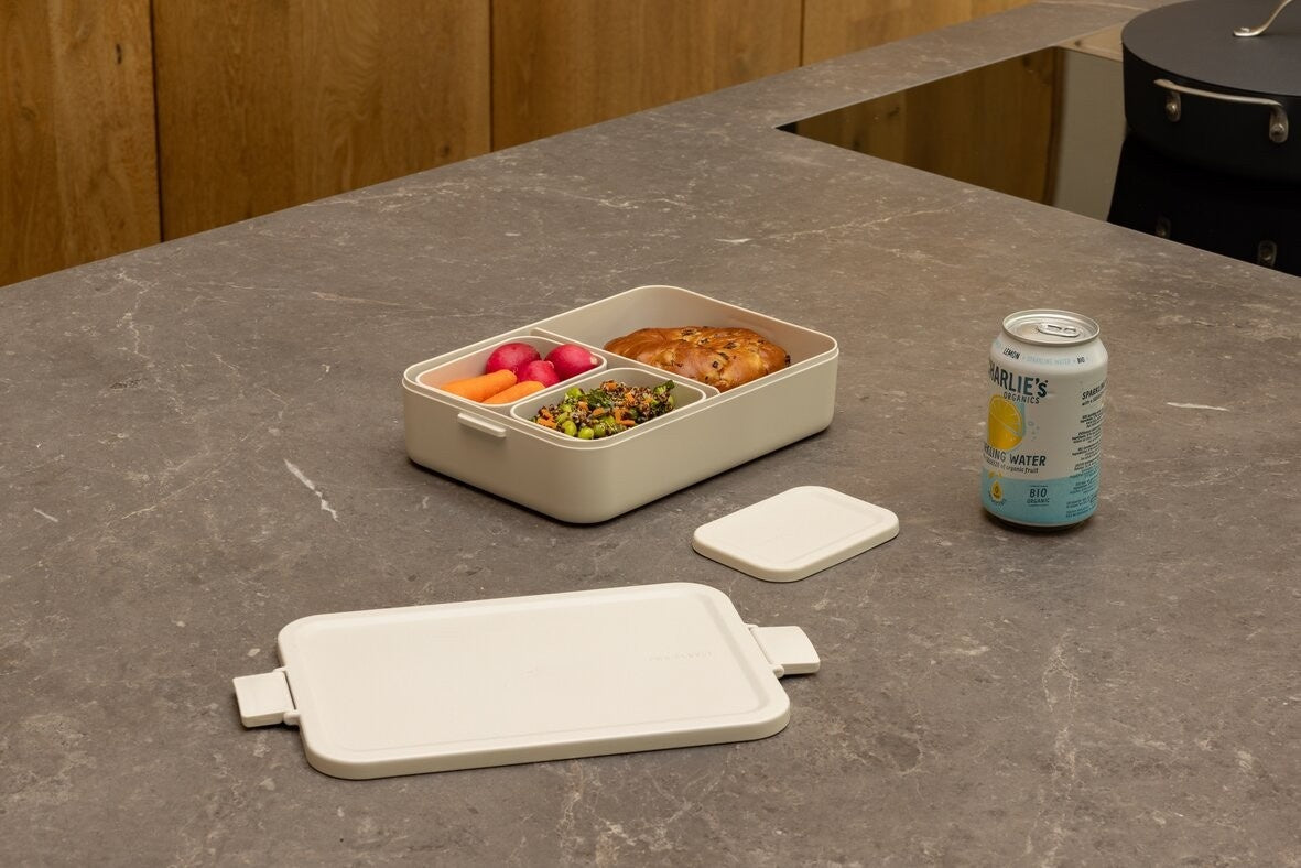 Lunchbox Brabantia Make & Take Soft Beige 2 L z przegródkami i dodatkowymi pojemnikami, szczelny, nadaje się do mikrofalówki, zamrażarki i zmywarki, ekologiczny, kolor: beżowy