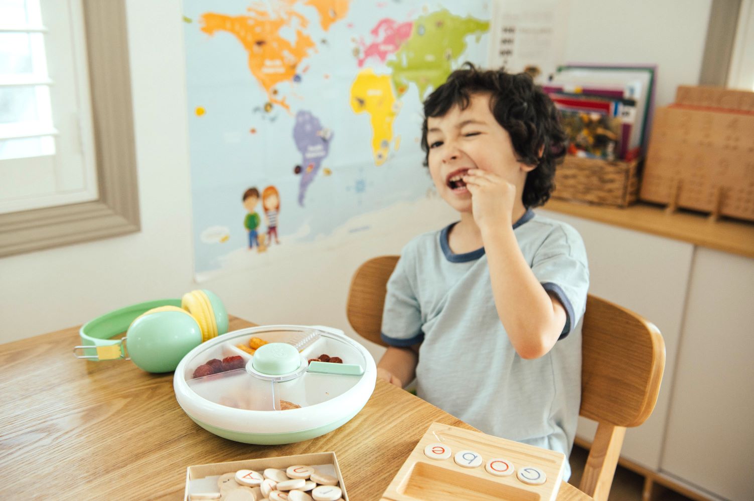 GoBe Large Snack Spinner – pojemnik na przekąski, interaktywny, szczelny i łatwy w obsłudze, kolor: mint green