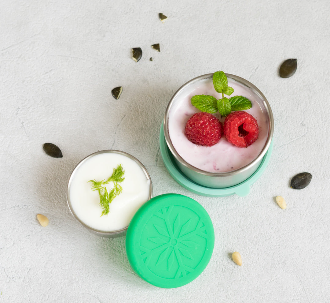 LEKKABOX® Dipper – zestaw 2 stalowych pojemników 50 ml i 100 ml na sosy, dipy i przyprawy, z szczelnymi silikonowymi pokrywkami.