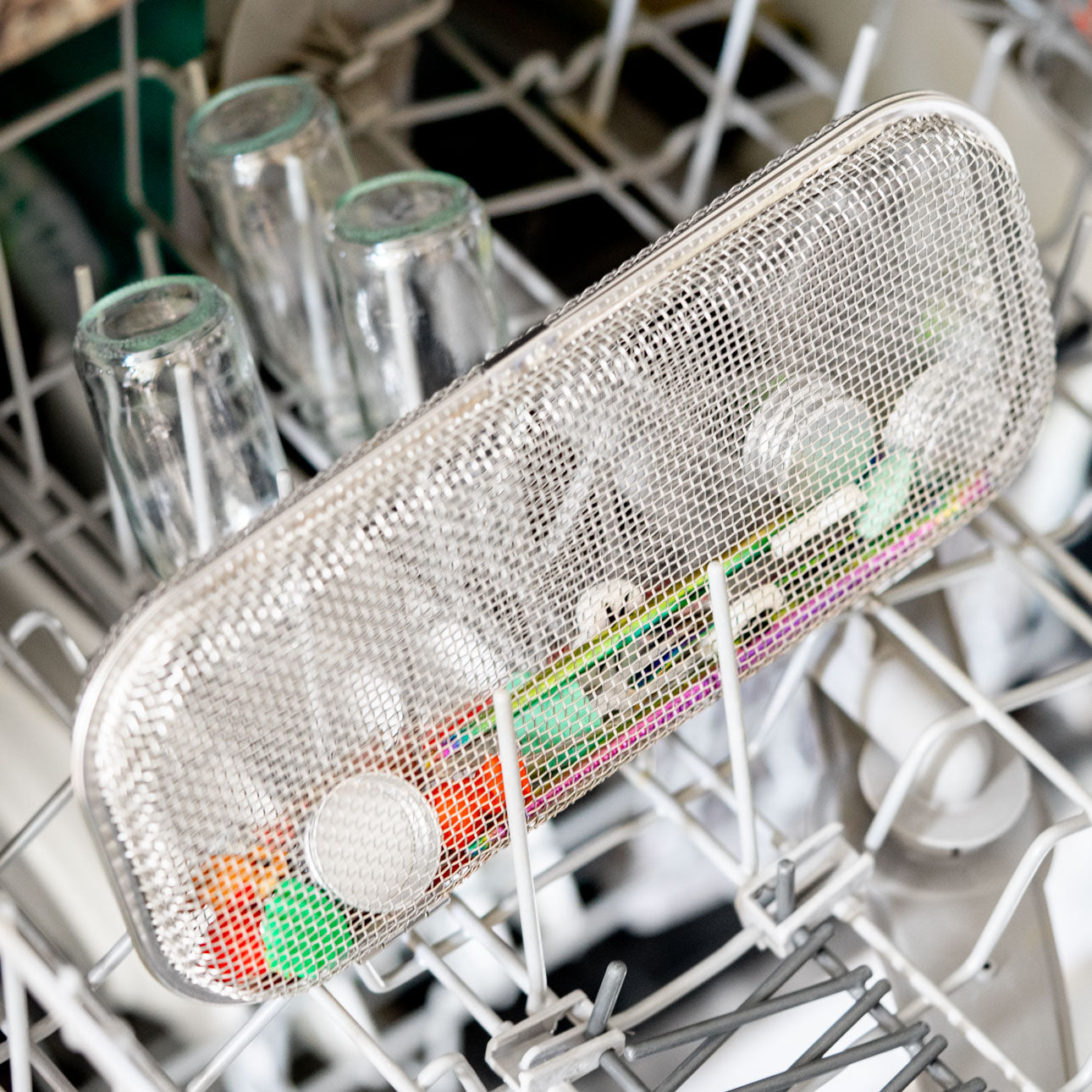 Koszyk na akcesoria do zmywarki Lekkabox - stal nierdzewna, idealny do mycia małych elementów lunchboxa. Trwały i bez plastiku.