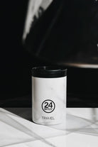 Kubek termiczny 24Bottles Carrara – 350 ml, stal nierdzewna, szczelny, trzyma ciepło 6 h i zimno 24 h, kolor: biały