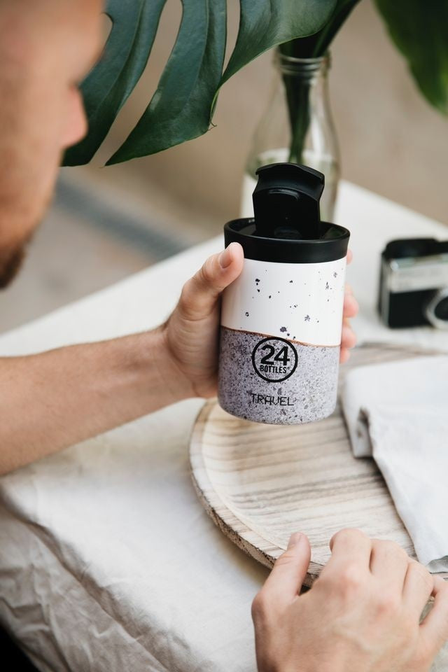 Kubek termiczny 24Bottles Wabi – 350 ml, stal nierdzewna, szczelny, trzyma ciepło 6 h i zimno 24 h, wzór: wabi