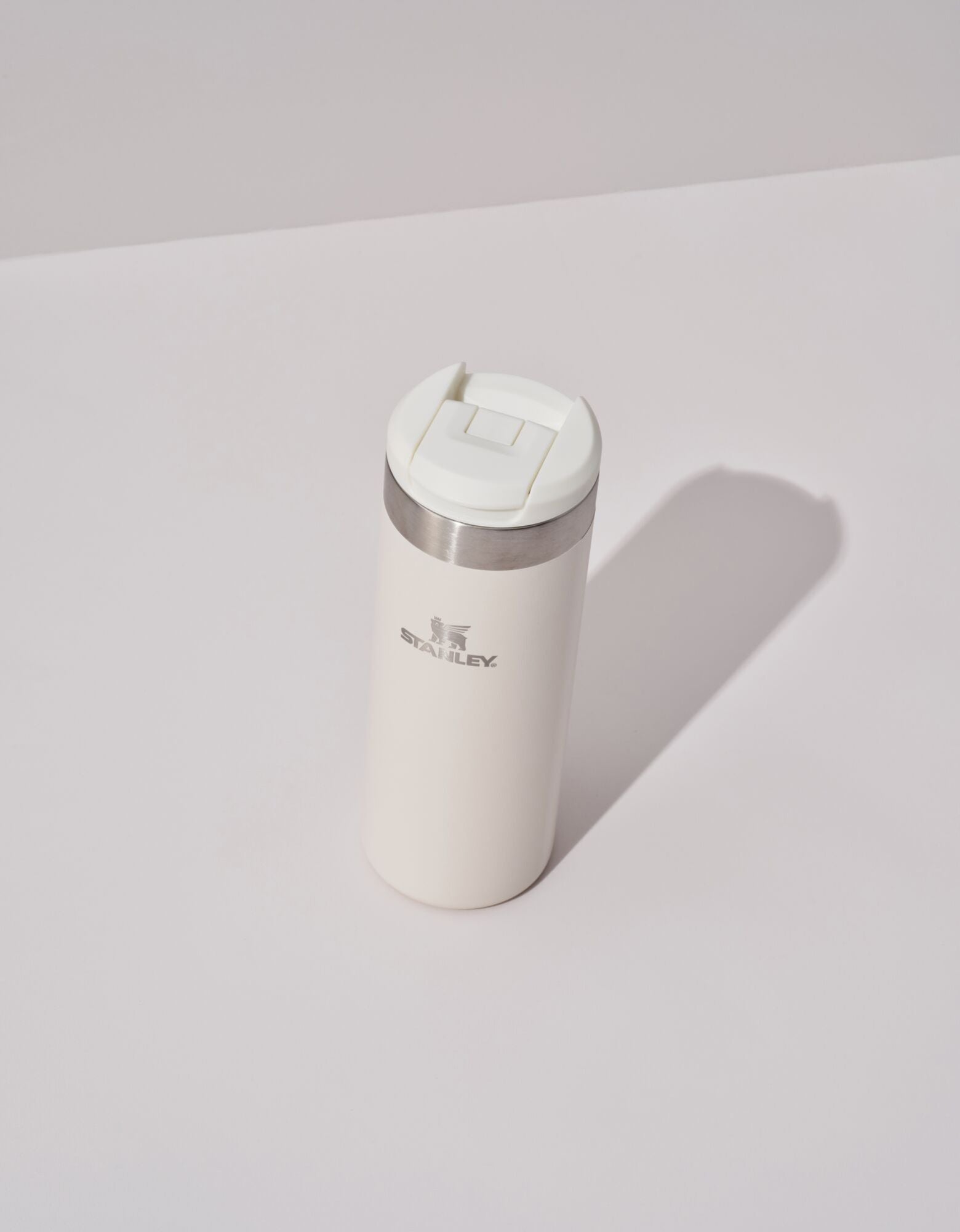 Kubek Stanley 470 ml Cream Gloss – izolacja próżniowa do kawy i herbaty