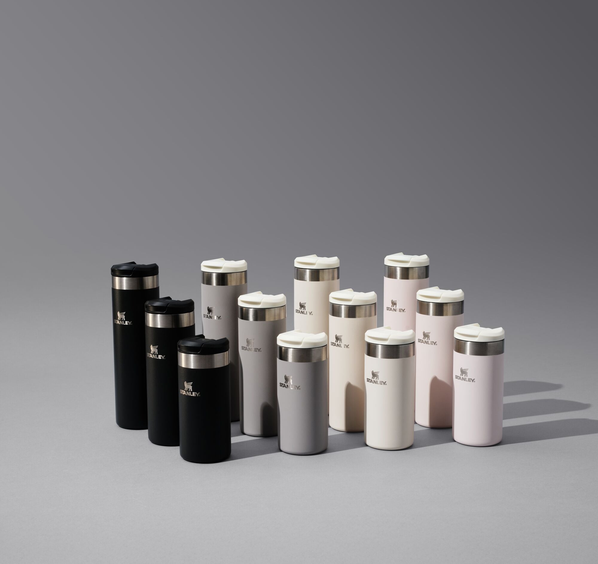 Wielorazowy kubek termiczny Stanley 0,47 l w kolorze jasnoróżowym