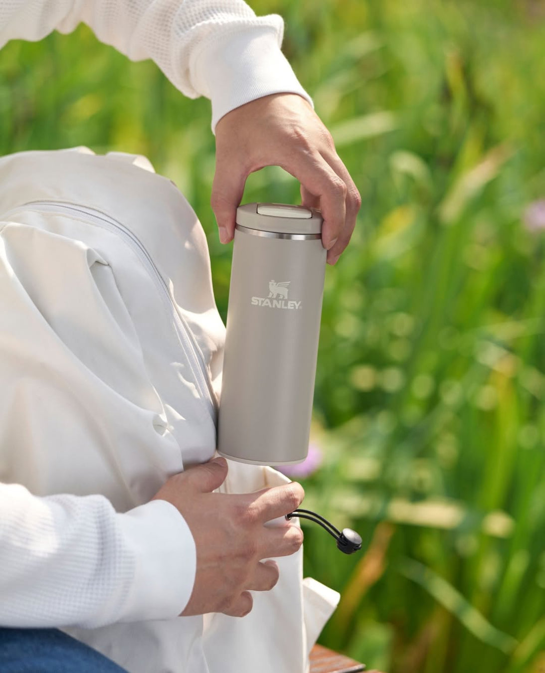 Kubek Stanley AeroLight™ 590 ml – lekka konstrukcja ze stali nierdzewnej w kolorze szarym