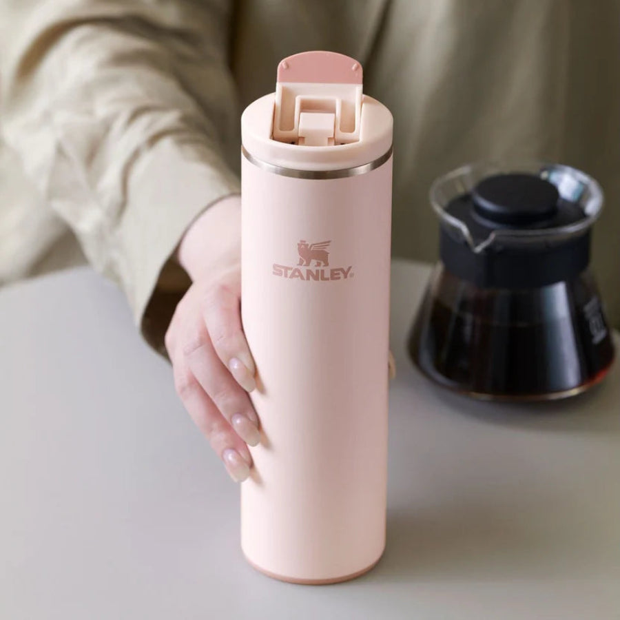 Różowy kubek termiczny Stanley z serii AeroLight™ z uszczelnianym zamknięciem