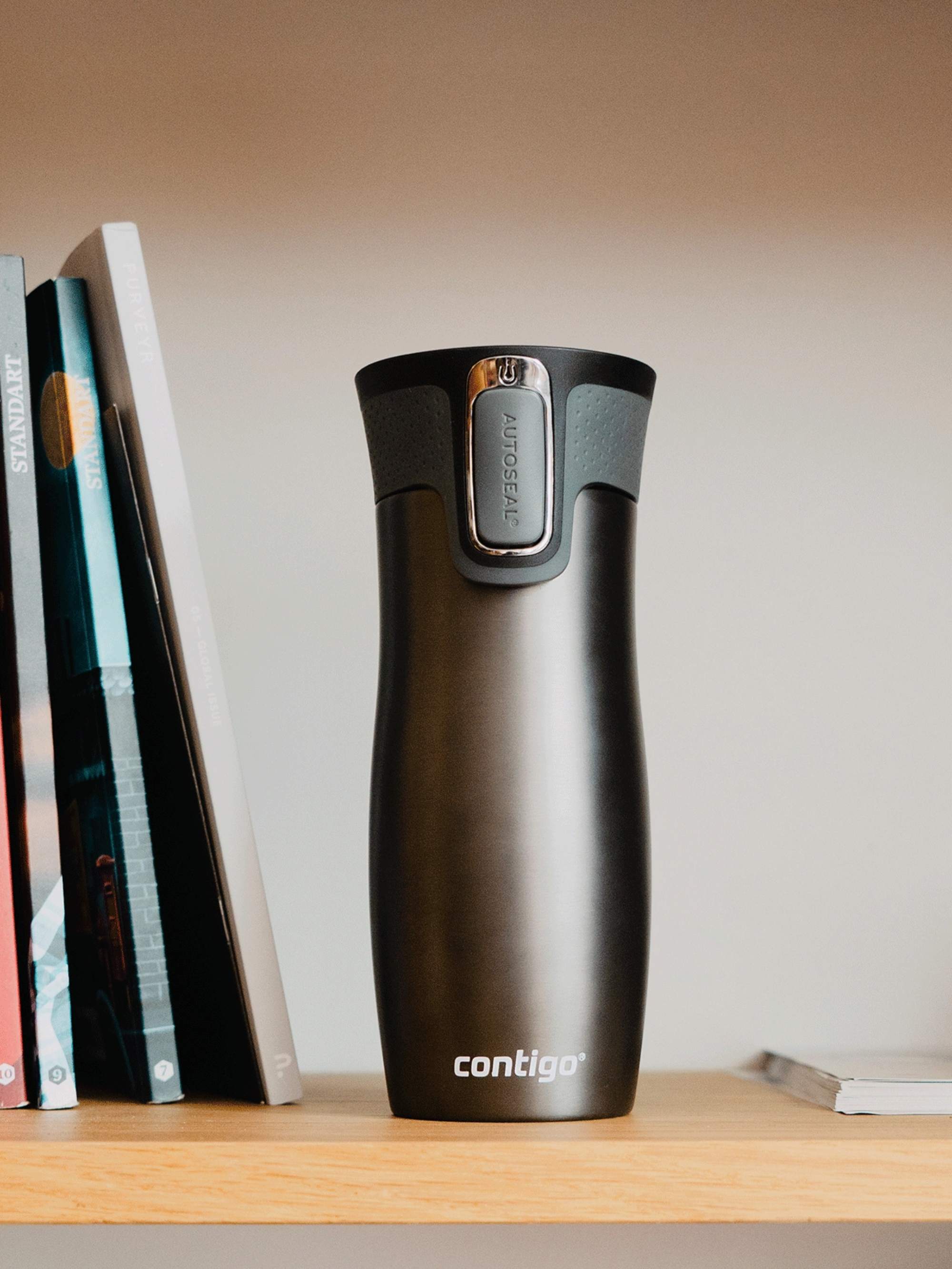 Kubek termiczny Contigo West Loop 470 ml – 100% szczelny, utrzymuje ciepło do 5 h i zimno do 12 h, idealny w podróży, kolor: grafitowy
