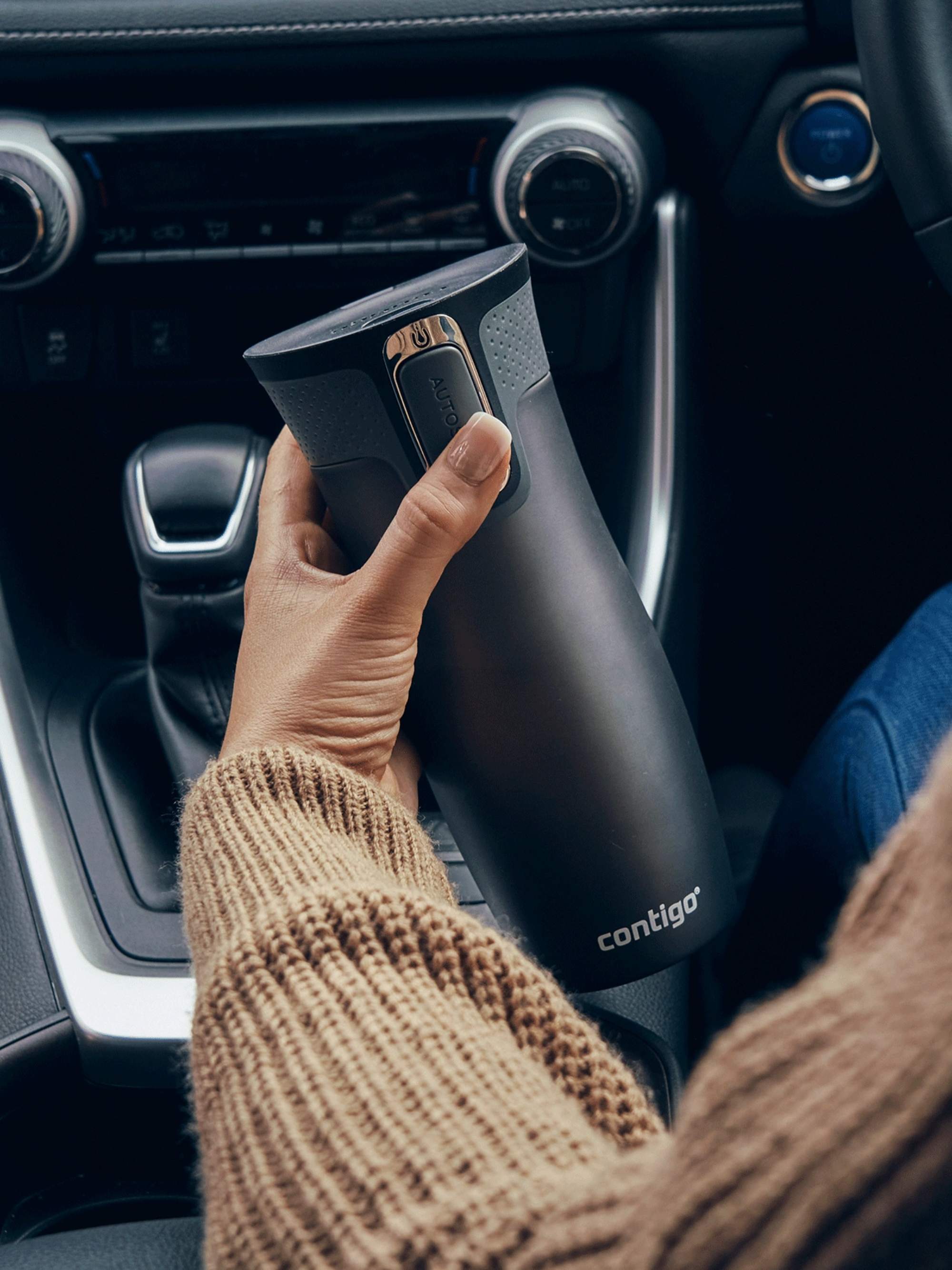 Kubek termiczny Contigo West Loop 470 ml – 100% szczelny, utrzymuje ciepło do 5 h i zimno do 12 h, idealny w podróży, kolor: grafitowy