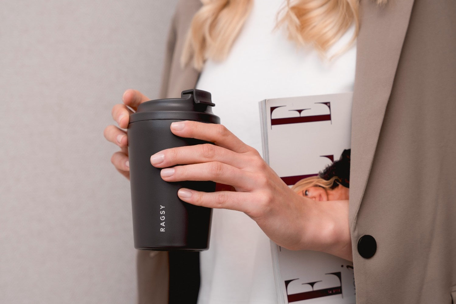 Stylowy matowy kubek na herbatę Ragsy Simply Cup Chocolate do biura