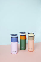 Kubek termiczny Asobu Aspen Pastel Green - ze słomką i ustnikiem, stal nierdzewna, 100% szczelny, dopasowany do uchwytów samochodowych, kolor: zielony