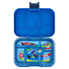 Yumbox Original Surf Blue/Race cars lunchbox z 6 przegródkami, bezpieczny i idealny na różnorodne i szczelnie zapakowane posiłki, kolor: niebieski