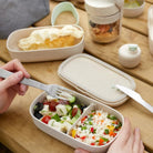 Ekologiczny lunchbox Lekue TO GO ORGANIC - z przegródką i gumką, idealny do szkoły, pracy i na piknik