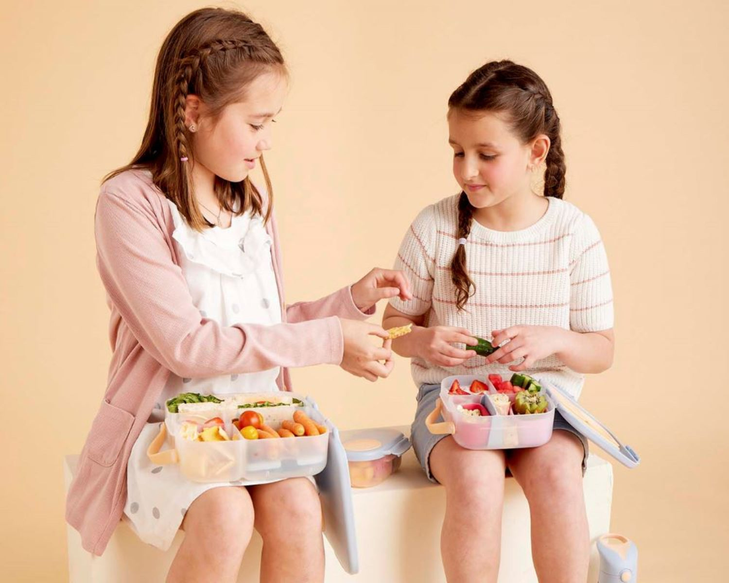 Lunchbox z przegródkami B.box  –  bez BPA, szczelny, pojemny i idealny na cały dzień, kolor: niebieski/pomarańczowy