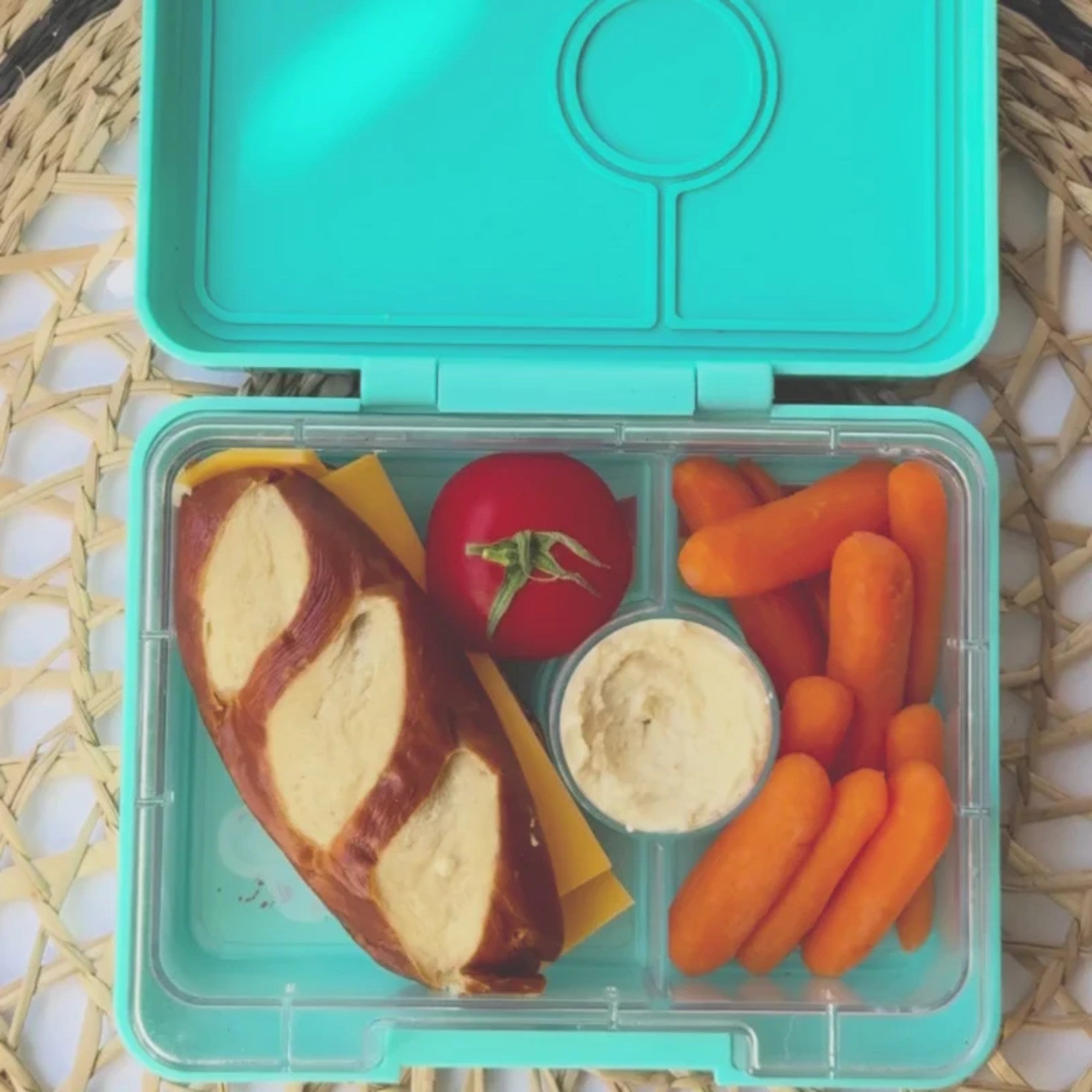 Yumbox Snack mini-lunchbox Miami Aqua/Rainbow Tray– kompaktowy lunchbox z 3 przegródkami i szczelną pokrywką dla dzieci, kolor: turkusowy